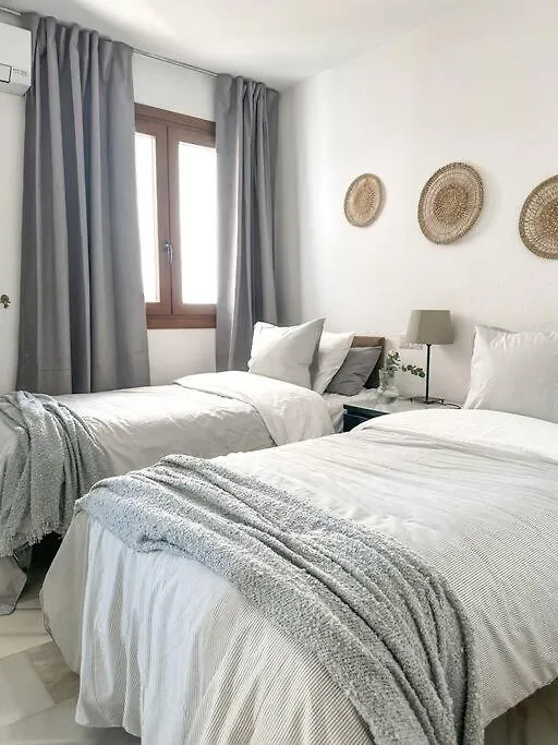Elegant 2-Bedroom Apartment With Beautiful Views Benalmadena