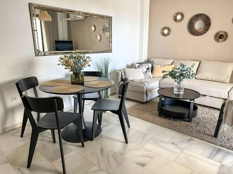 Elegant 2-Bedroom Apartment With Beautiful Views Benalmadena