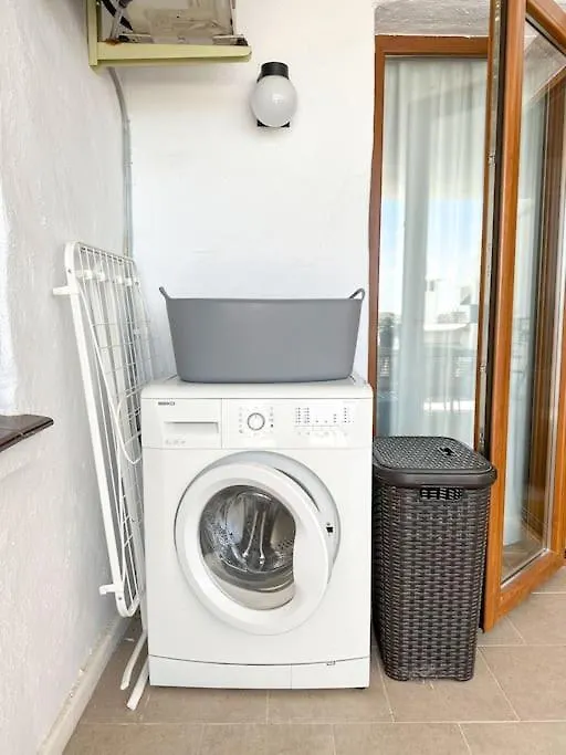 Elegant 2-Bedroom Apartment With Beautiful Views ベナルマデナ